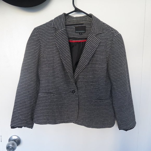 Cynthia Rowley Black and White Embroidered Blazer - Picture 2 of 8